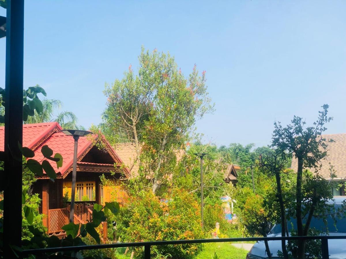 Kob Suk Resort K7 , K10 Sichon Exteriör bild