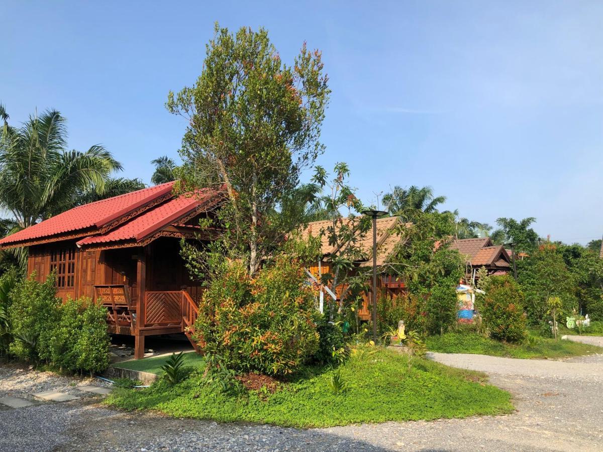 Kob Suk Resort K7 , K10 Sichon Exteriör bild